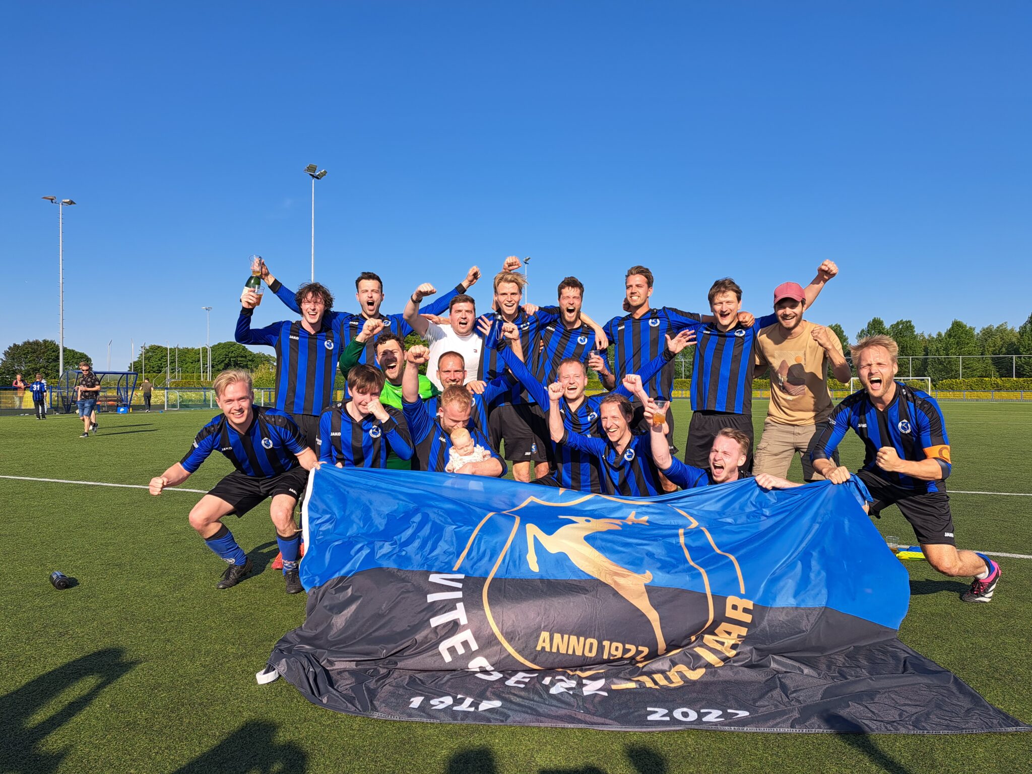 Vitesse Flikt Het Weer De Castricummer