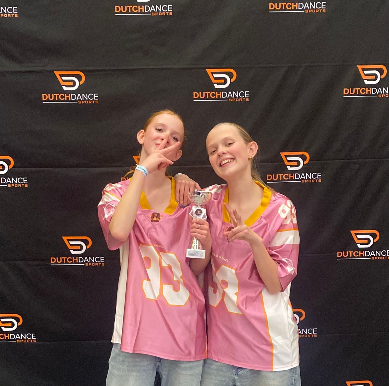 Bo Weijer en Tess Hartensveld winnen goud bij Dutch Dance Sports – De Castricummer